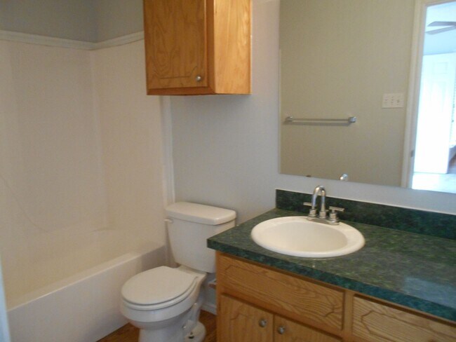 Building Photo - 3/2/2 near Earl Crow Park