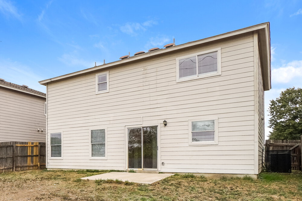 Building Photo - 8434 Adams Hill Dr