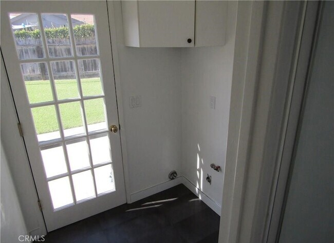 Building Photo - 8901 Shore Cir