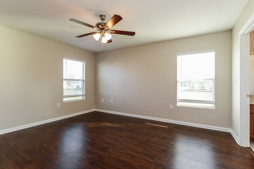 Building Photo - 3275 Canyon Falls Dr