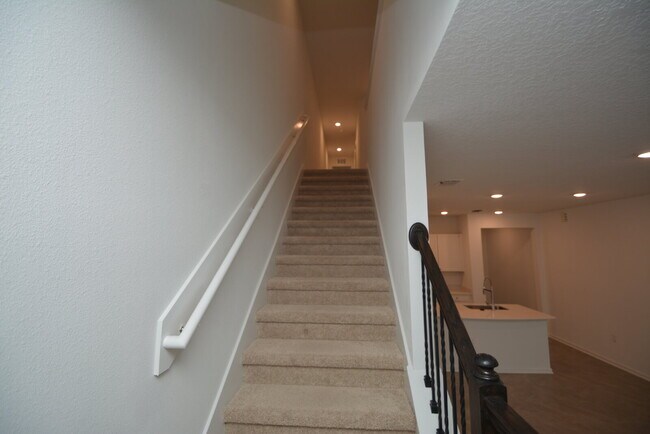 Building Photo - 344 Redbud Rd