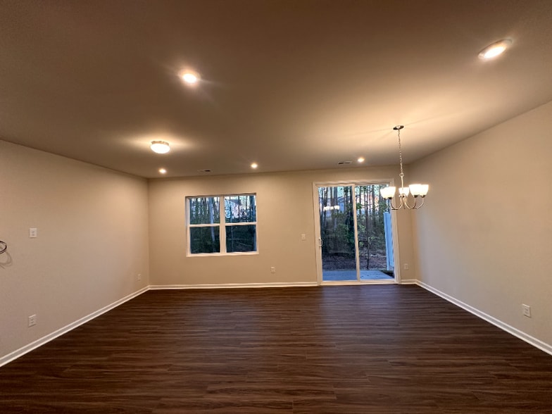 Building Photo - 5221 Somerset Hill Ln