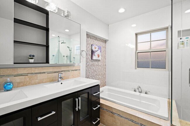 Building Photo - Luxury Estate with Sparkling Pool & Elegant Amenities