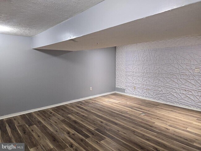 Building Photo - 5211 Stoney Meadows Dr