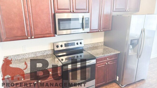 Building Photo - 1225 Evergreen Ct