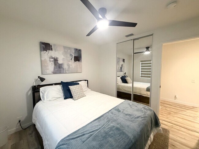 Building Photo - AVAILABLE NOW!! GORGEOUS 4 Bedroom 2 Bathroom Home in La Quinta.