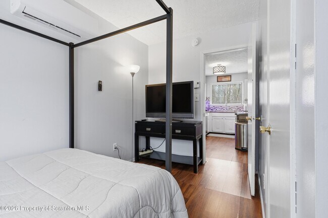 Building Photo - 1379 Winding Way