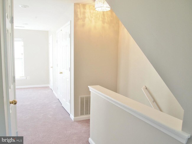 Building Photo - 13713 Palmetto Cir