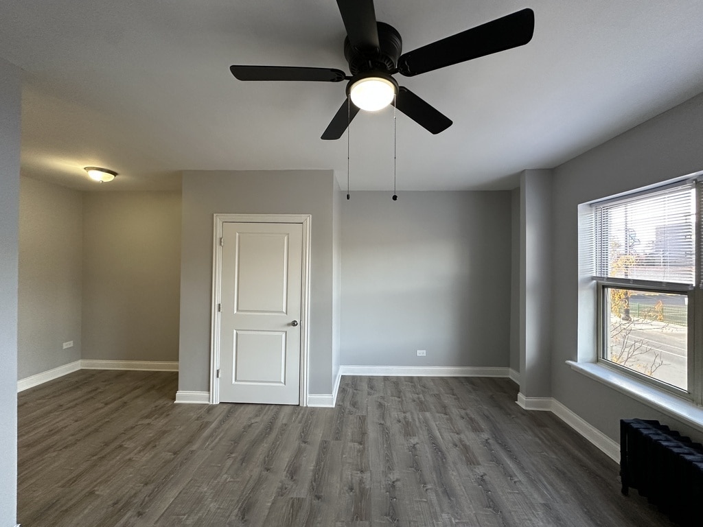 Building Photo - 4756 N Maplewood Ave