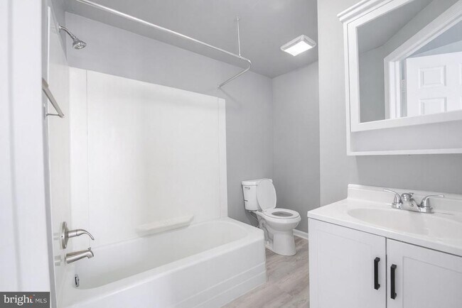 Building Photo - 424 Kossuth St