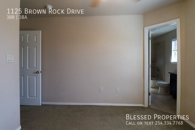 Building Photo - 1125 Brown Rock Dr