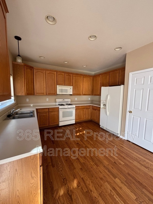 Building Photo - 10108 W 13th St