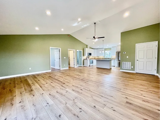 Building Photo - GORGEOUS NEW CONSTRUCTION IN HENDERSONVILLE