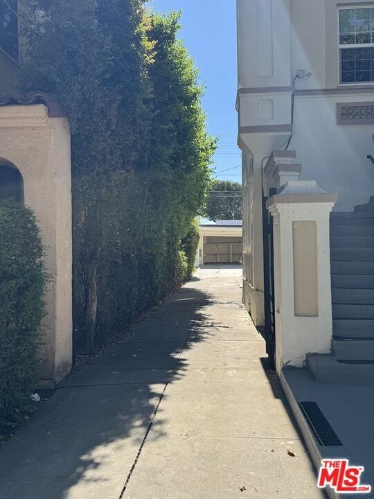 Building Photo - 211 S Arnaz Dr
