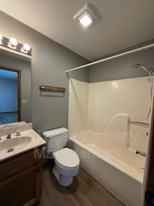 Building Photo - 3409 NW Duncan Rd