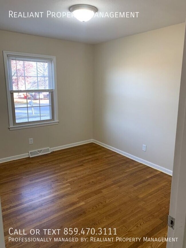 Building Photo - 508 Hickory Hill Dr
