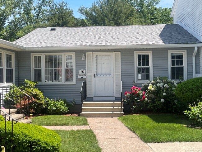 Primary Photo - 23 Esquire Dr