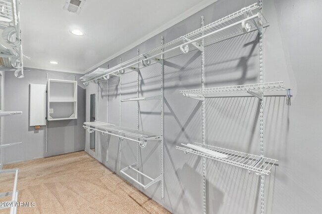 Building Photo - 8902 E Cholla St