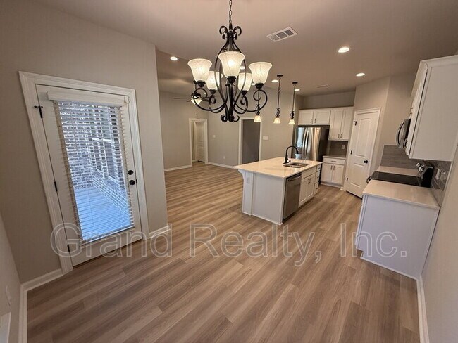 Building Photo - 4689 Sago Palm Cir
