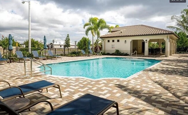 Building Photo - 8936 Madrid Cir