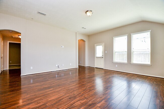 Building Photo - 2023 Manchester Crossing Dr