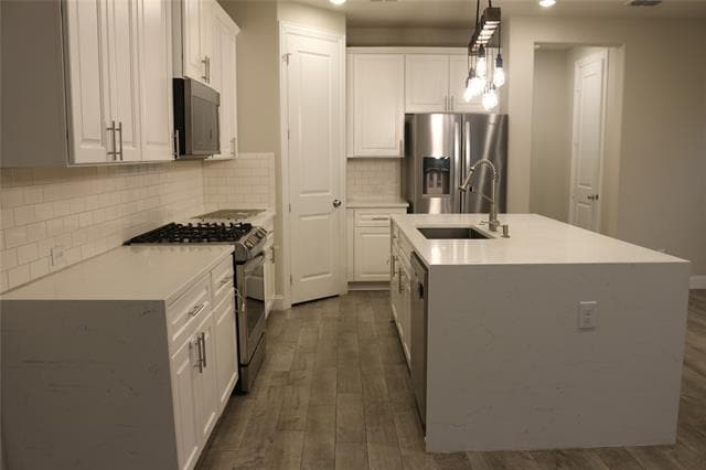 Building Photo - 3640 Fuchsia Dr