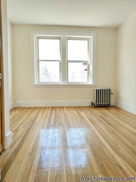 Building Photo - 241 Freeman St