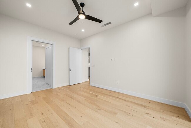 Building Photo - 1711 Allen Pkwy
