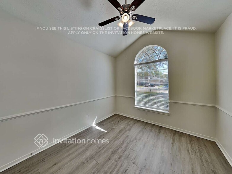 Building Photo - 22826 Tara Way Dr