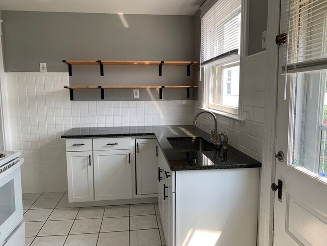 Building Photo - Norwood Duplex W/ Driveway Parking