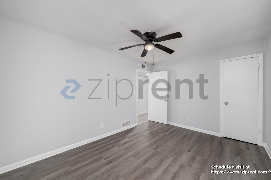 Building Photo - 575 Springwood Dr