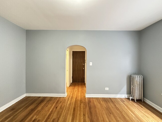 Building Photo - 6347 N Magnolia Ave