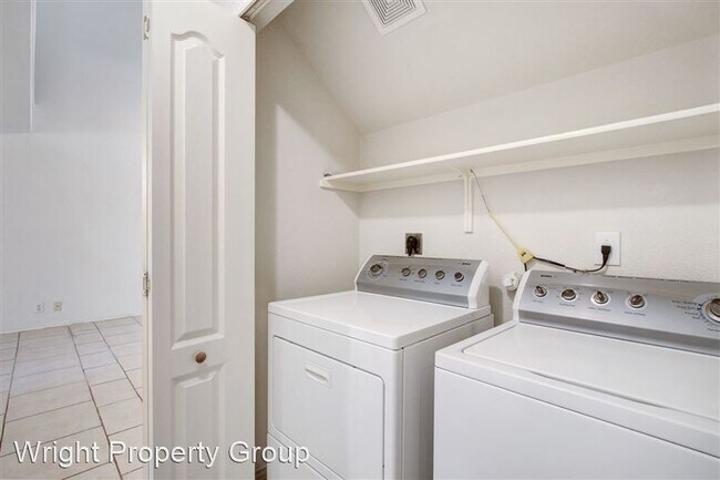 Building Photo - 6002 Woodway Pl