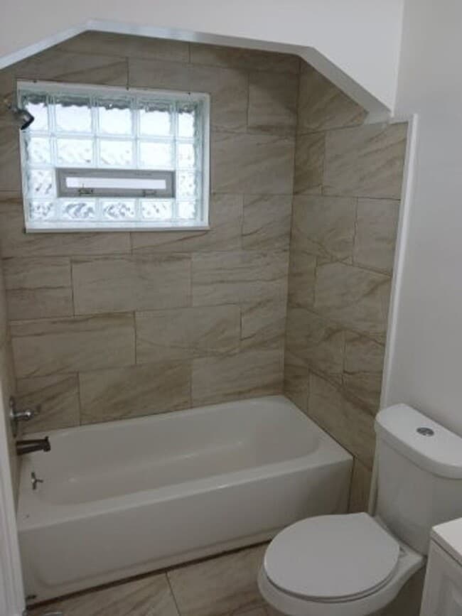 Building Photo - 12075 Rossiter- 3 BEDS & 1 BA FOR RENT!