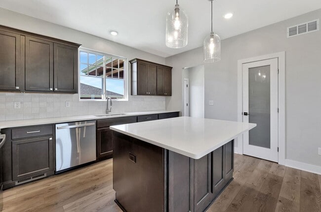 Building Photo - Spacious 3-Bed Home in Maize Schools – Roo...