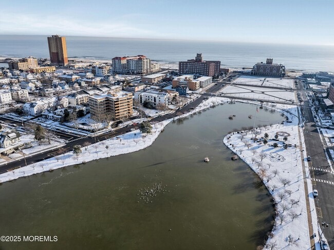 Building Photo - 321 Sunset Ave