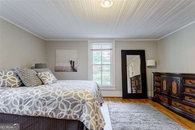 Building Photo - 1987 Knight Ct SE