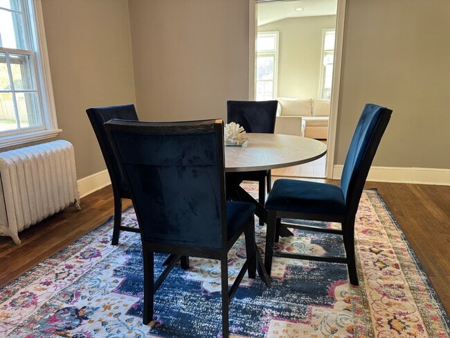 Building Photo - 15 W Parish Rd