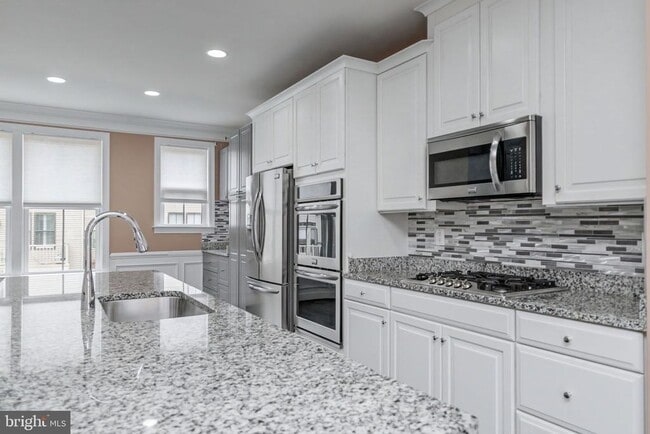 Building Photo - 3697 Ambrose Hills Rd