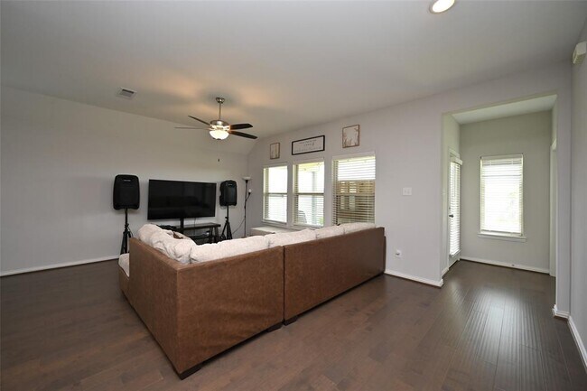 Building Photo - 8210 Vida Costa Dr