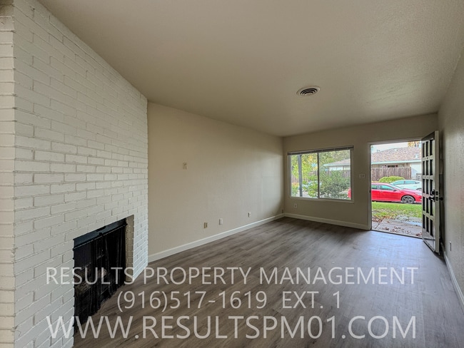 Building Photo - Cozy Citrus Heights Duplex