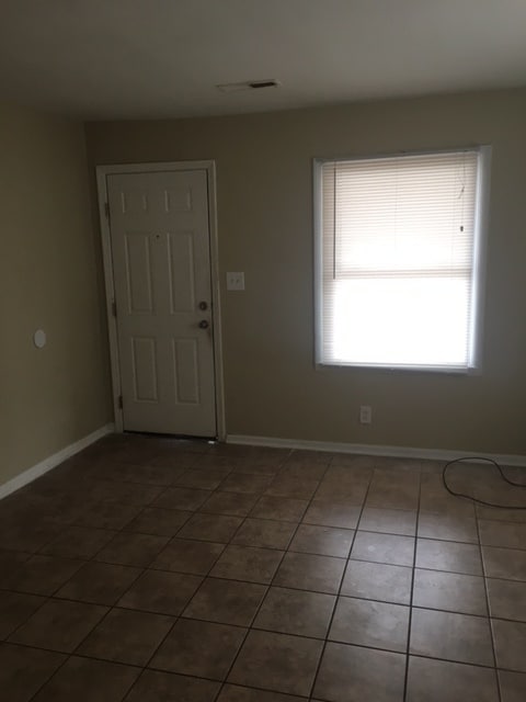 Building Photo - 3403 Reid Ave