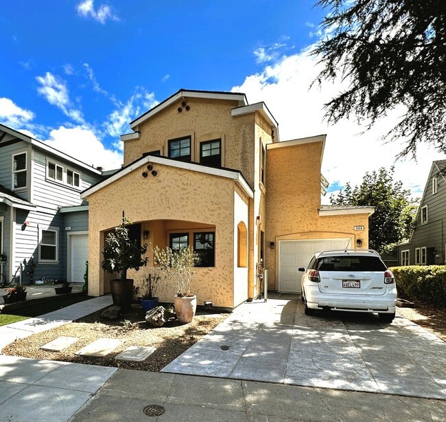 Primary Photo - 350 Ridgway Ave., Santa Rosa, Ca. (3-Bedro...