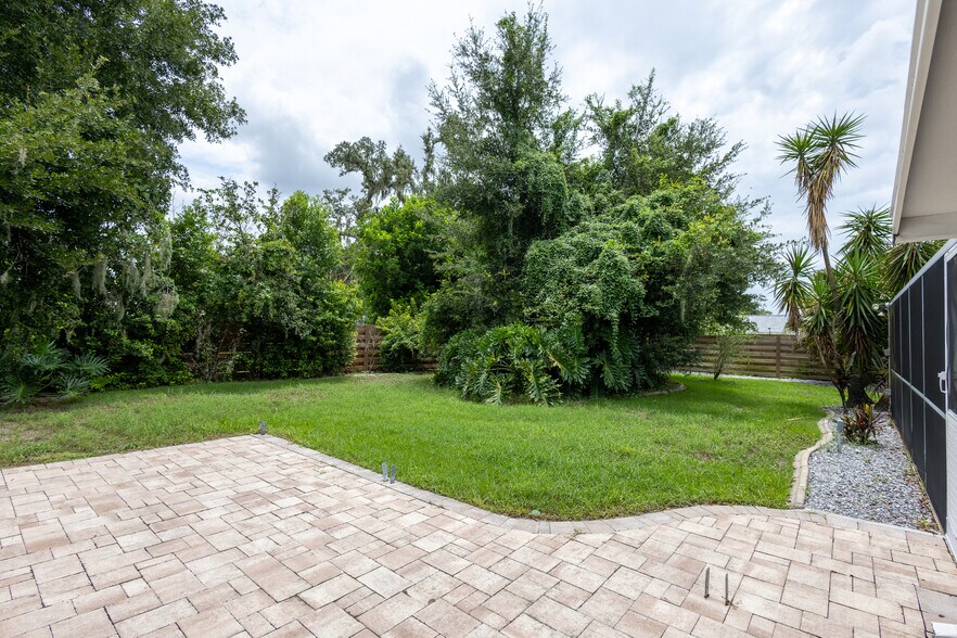 Building Photo - 615 Valle Vista Dr