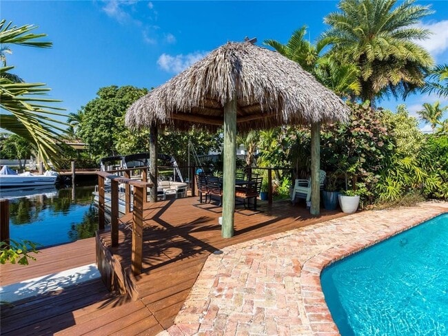 Building Photo - 2319 NE 16th Ave