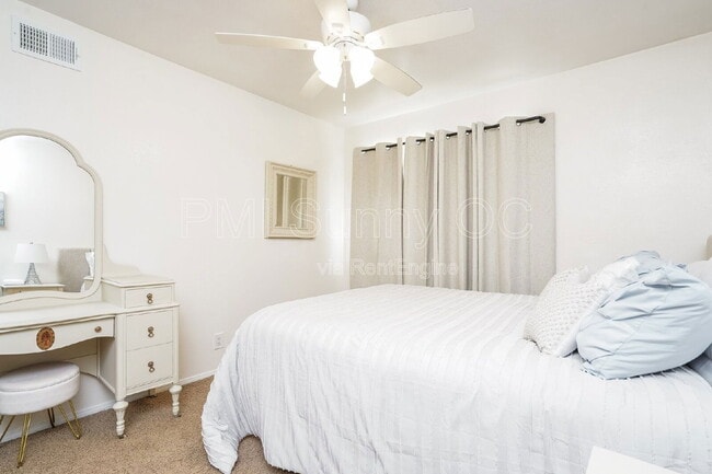 Building Photo - 9379 Esther St