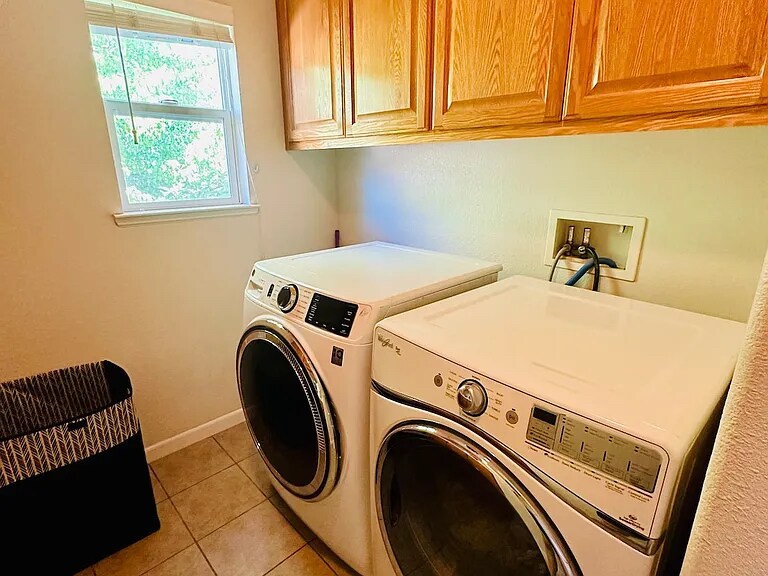 Building Photo - 2052 Twin Creeks Pl