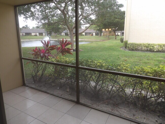 Building Photo - 618 Sea Pine Way