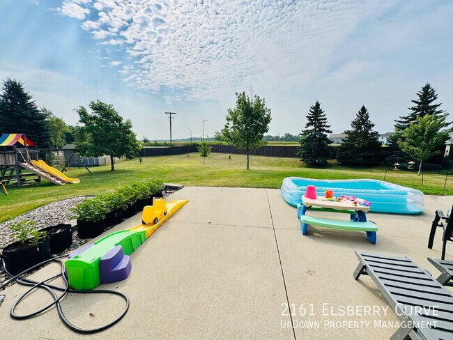 Building Photo - 2161 Elsberry Curv