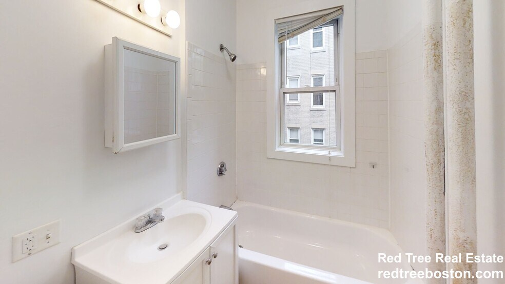 Building Photo - 1175 Boylston St